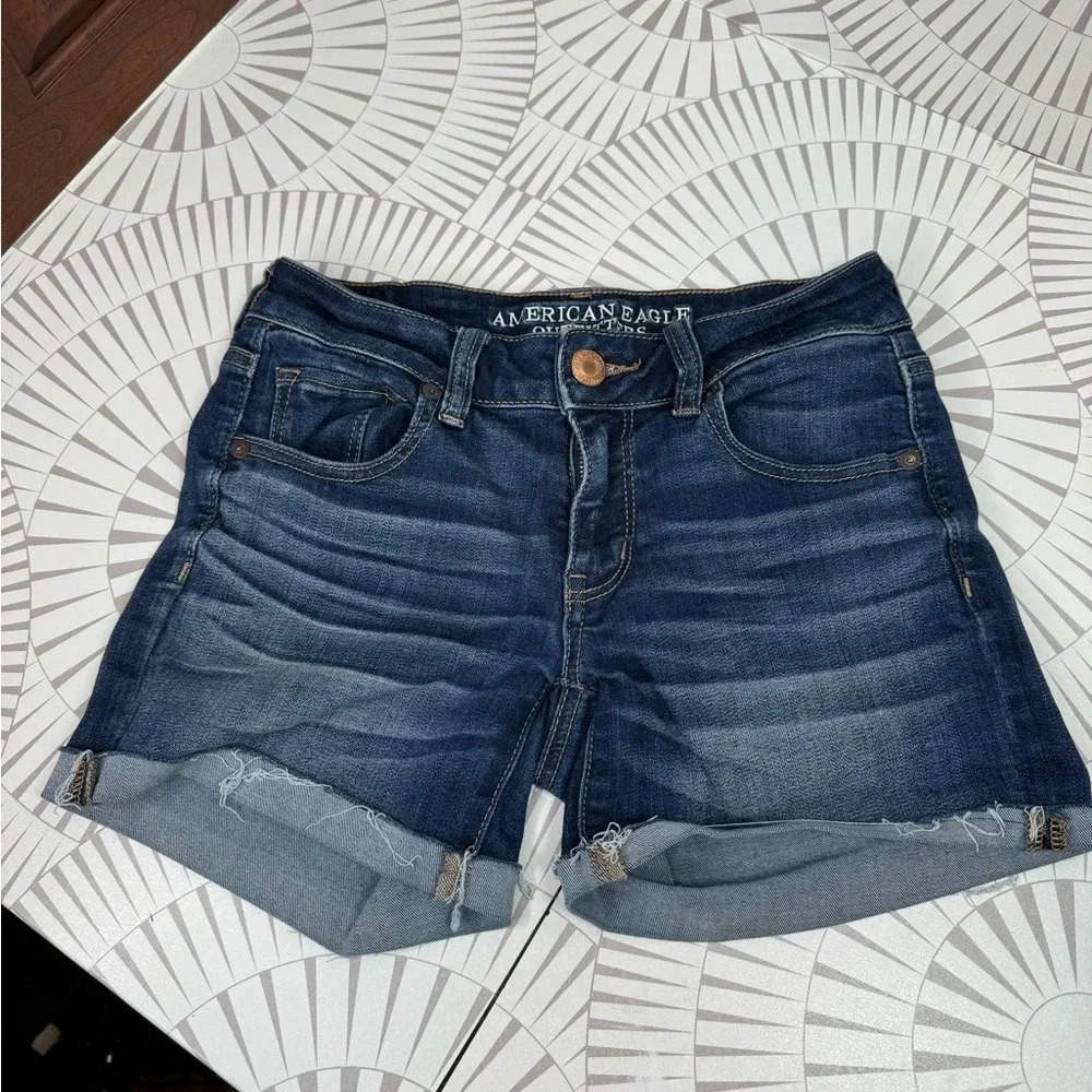 American Eagle Women’s AEO DENIM‎ CAFE MIDI Size 4 Cuff hem Jean Shorts
